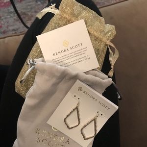 Brand new Kendra Scott